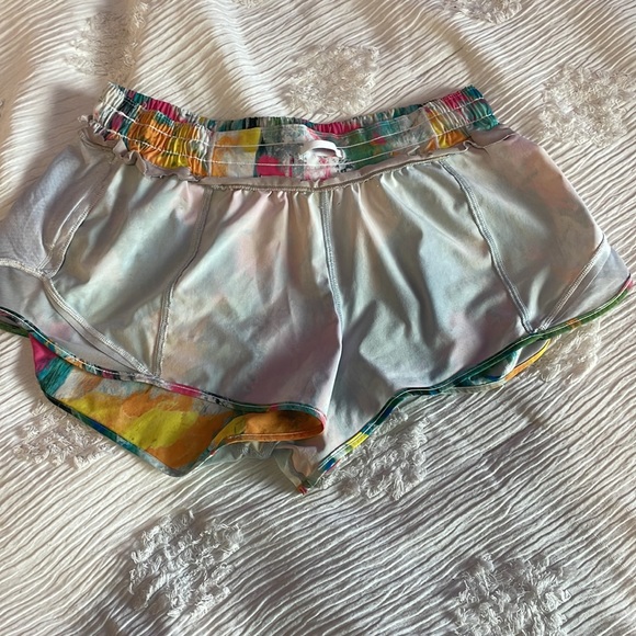 Lululemon hotty hots multi colored size 10 2.5 inch - Picture 3 of 4